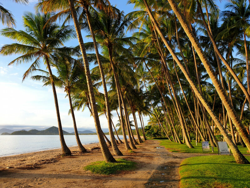 Strand nördlich von Cairns nahe Palm Cove