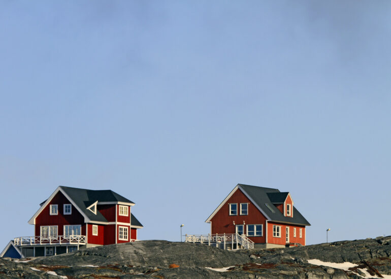 Kleine, farbenfrohe Siedlung