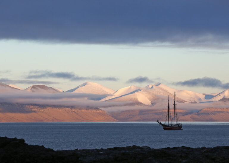 Auf den Gipfeln liegt der erste Schnee