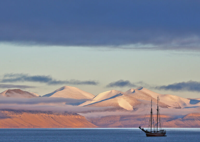 Auf den Gipfeln liegt der erste Schnee